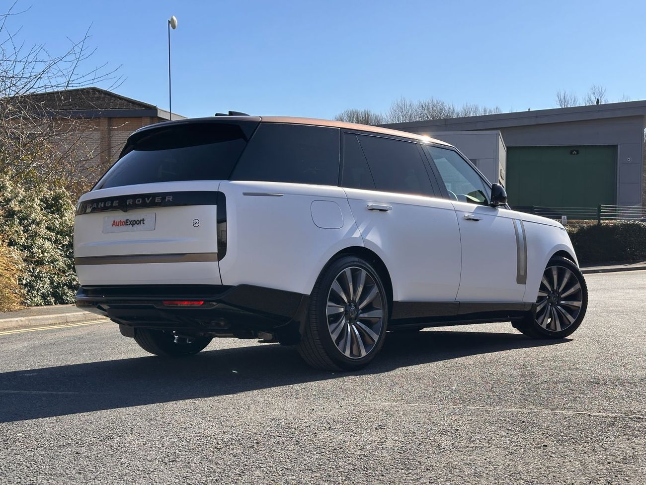 لاند روفر رينج روفر SV 4.4L P615 V8 Right Hand Drive