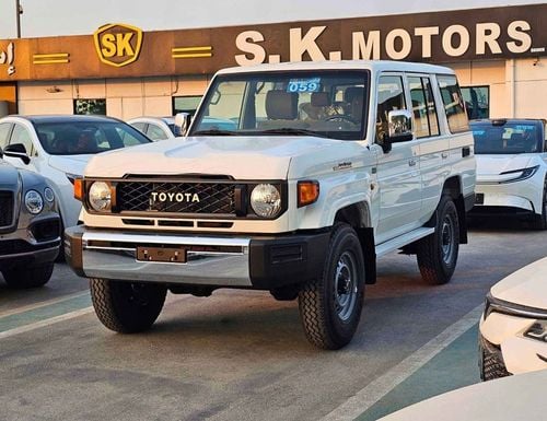 تويوتا لاند كروزر 70 LC76 LX /4.0L PETROL V6 M/T / CHROME HANDLE & MIRRORS / REAR CAMERA (CODE # 76PME)