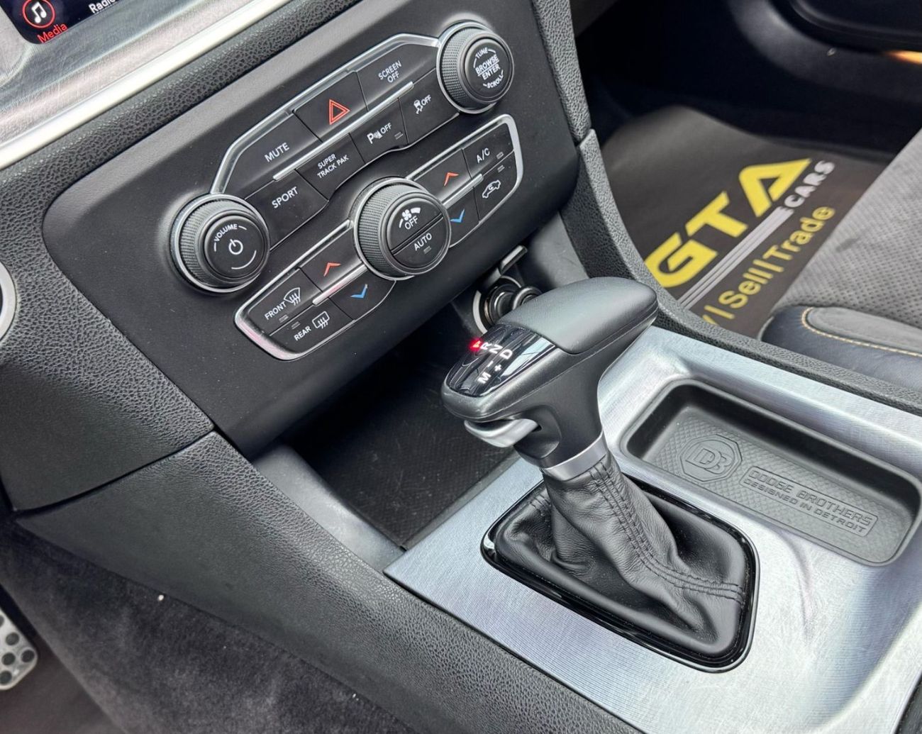 دودج تشارجر Daytona R/T 5.7L 2017 Dodge Charger R/T Daytona 345 Hemi, Full Dodge Service History, GCC