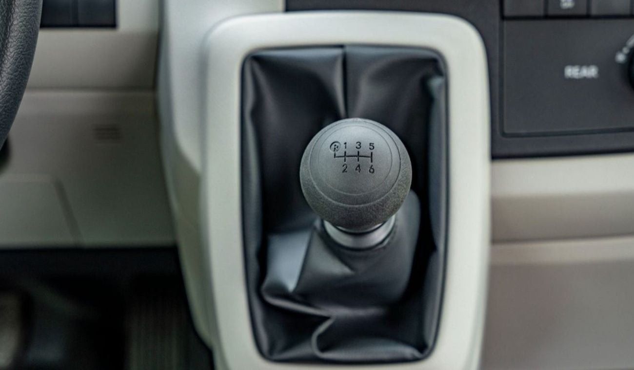 Toyota Hiace 2024 Toyota Hiace 3.5L petrol MT High Roof GCC