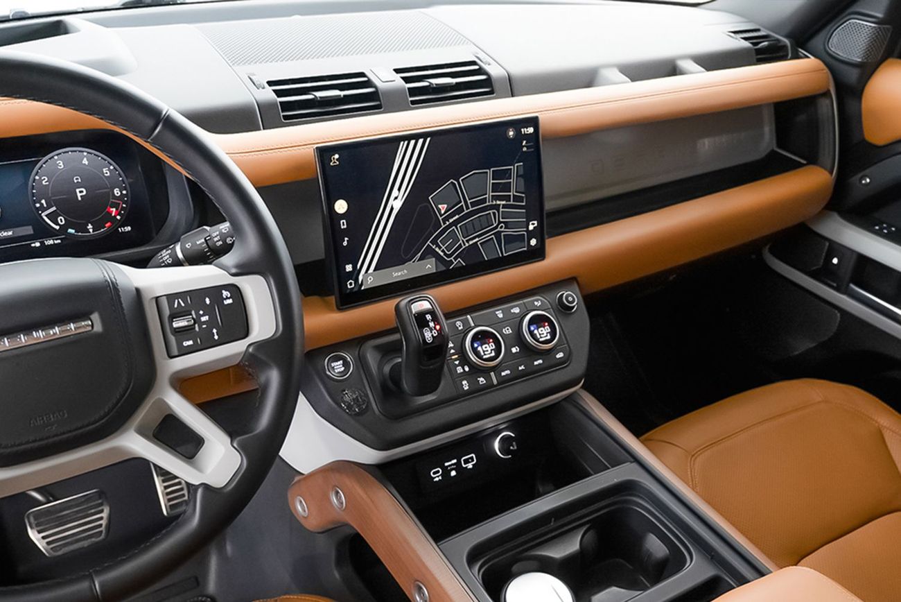 Land Rover Defender P400 110 HSE 3.0L (5 Seater)