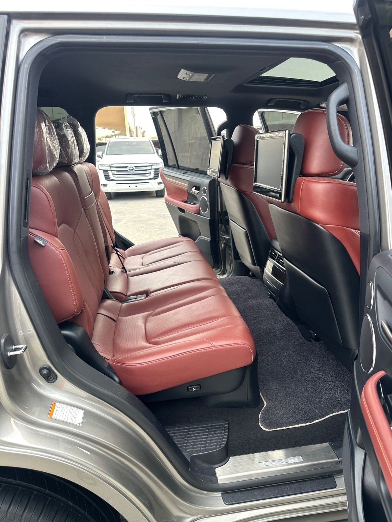 Lexus LX570 SIGNATURE
