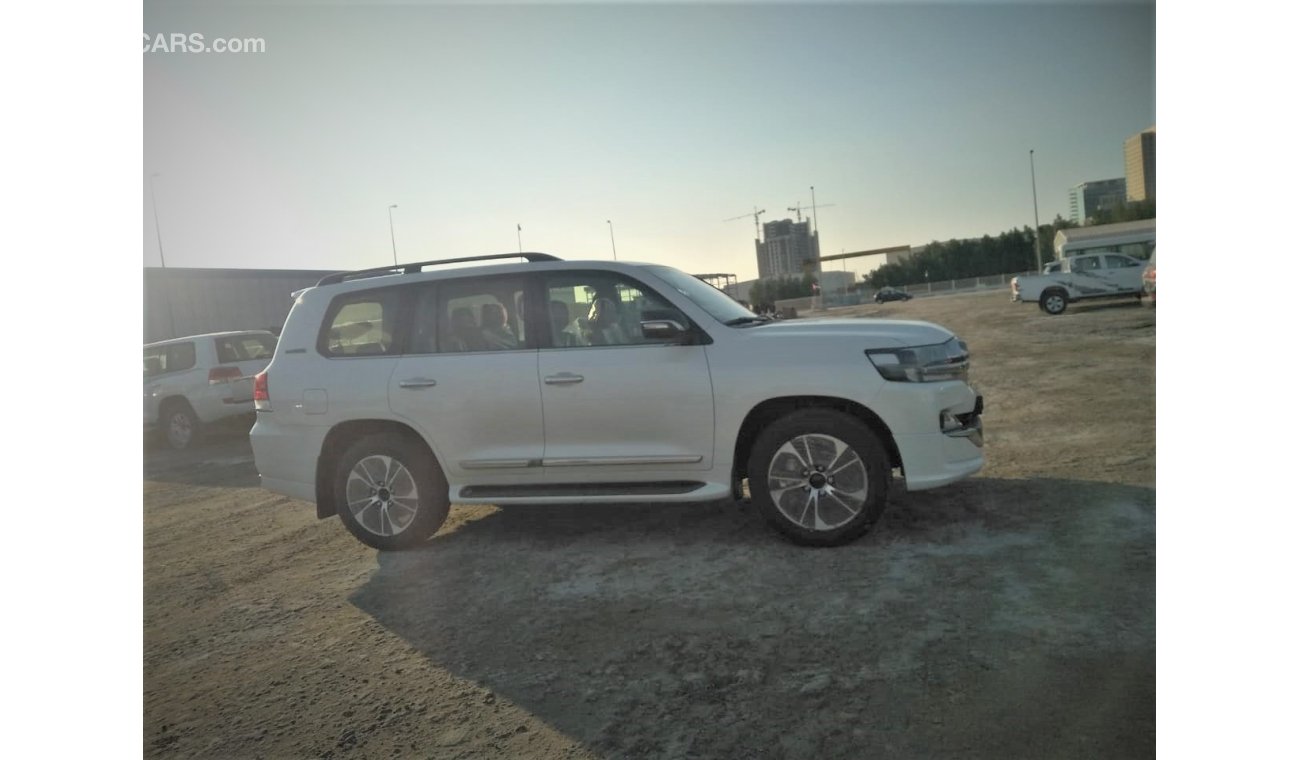 Toyota Land Cruiser 4.5L,V8,EXECUTIVE LOUNGE FULL OPTIONS,2020 MY ( EXPORT ONLY)