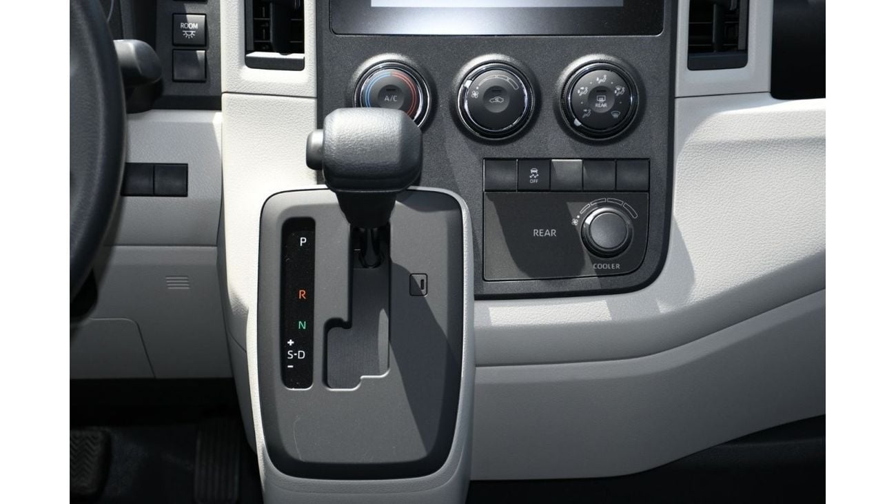 Toyota Hiace 3.5L AUTOMATIC 3 Point  Seats Belt