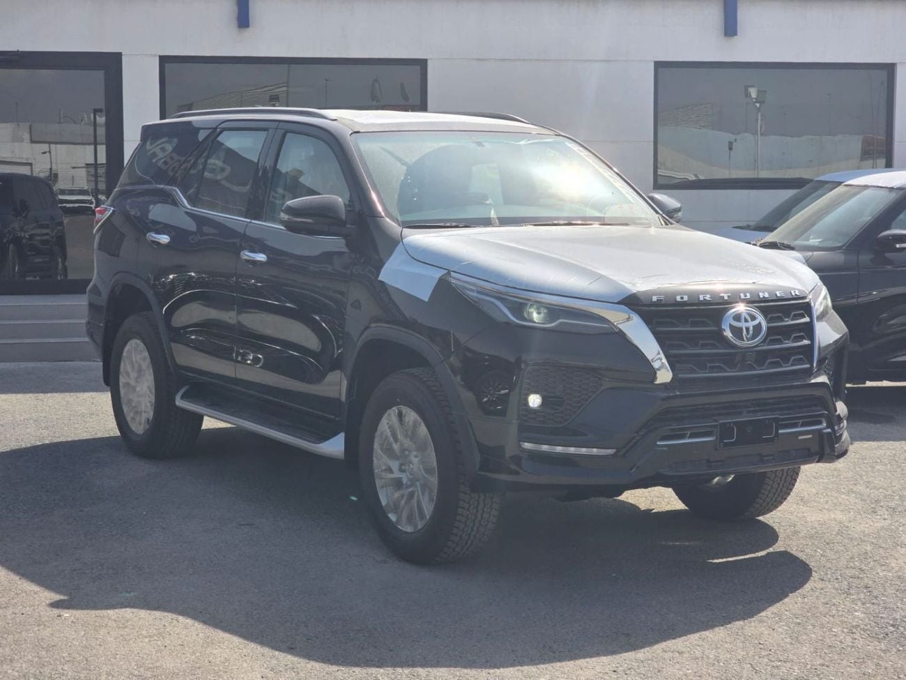 Toyota Fortuner VXR 4.0L PETROL A/T SR5 V6  7 SEATER