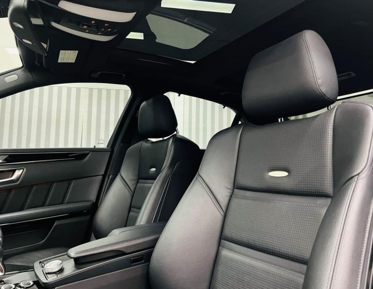 Mercedes-Benz E 63 AMG Std 5.5L