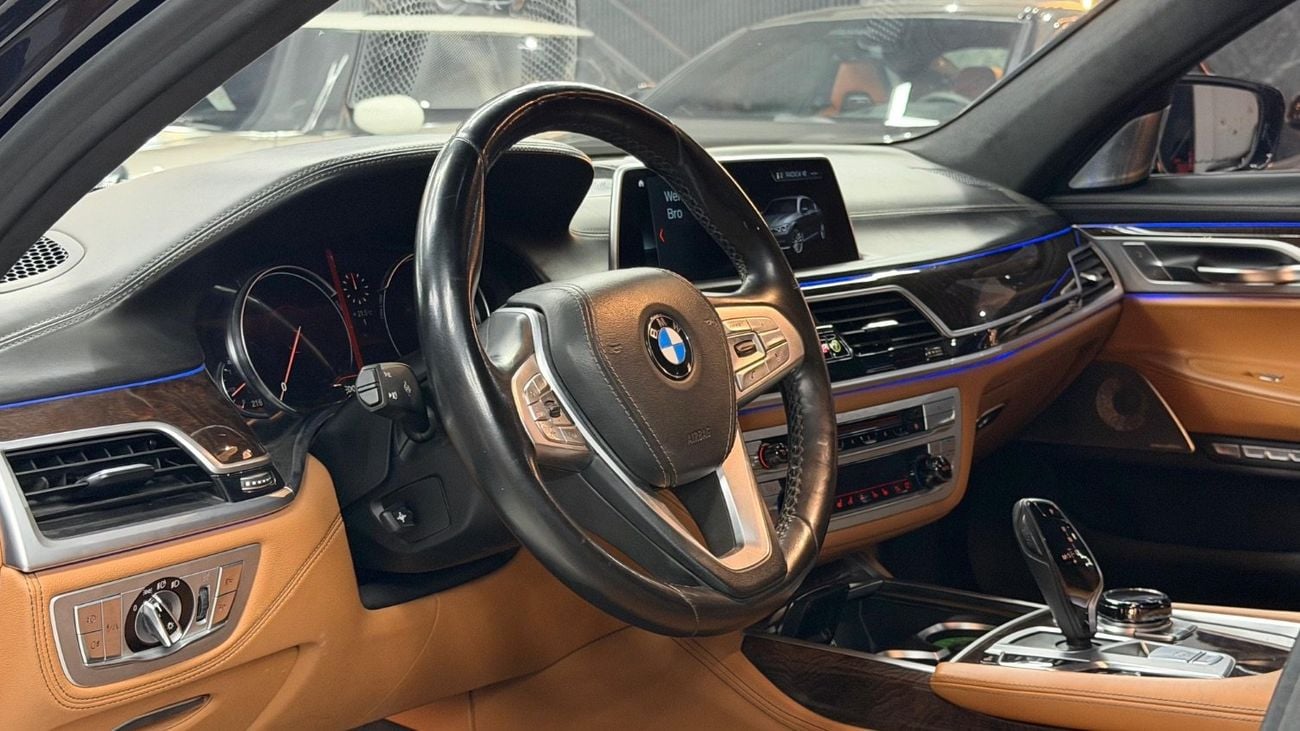 BMW 750Li xDrive 4.4L (523 HP)