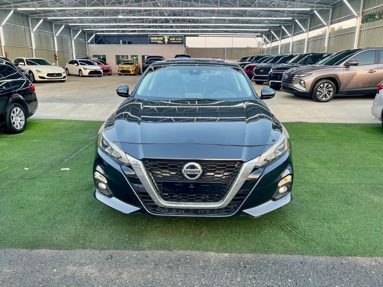 Nissan Altima SL 2.5L full option auto drive warranty one year