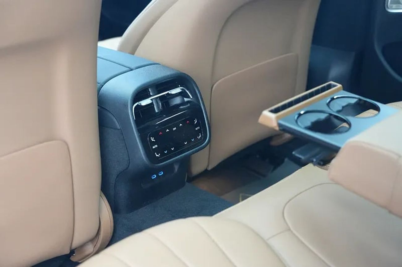 Mercedes-Benz E300 E 300 | GCC 0km | Agency Warranty | AMG Package