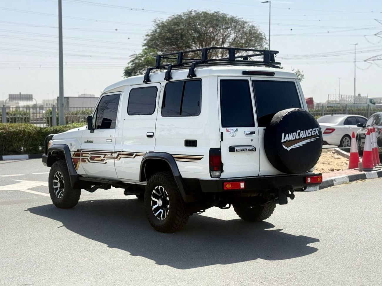 Toyota Land Cruiser 2018 | 3.2L DIESEL | MT | RHD | HEAVY BULL BAR WITH LED LIGHTS | HEAVY ROOF RACK | AIR SNORKEL