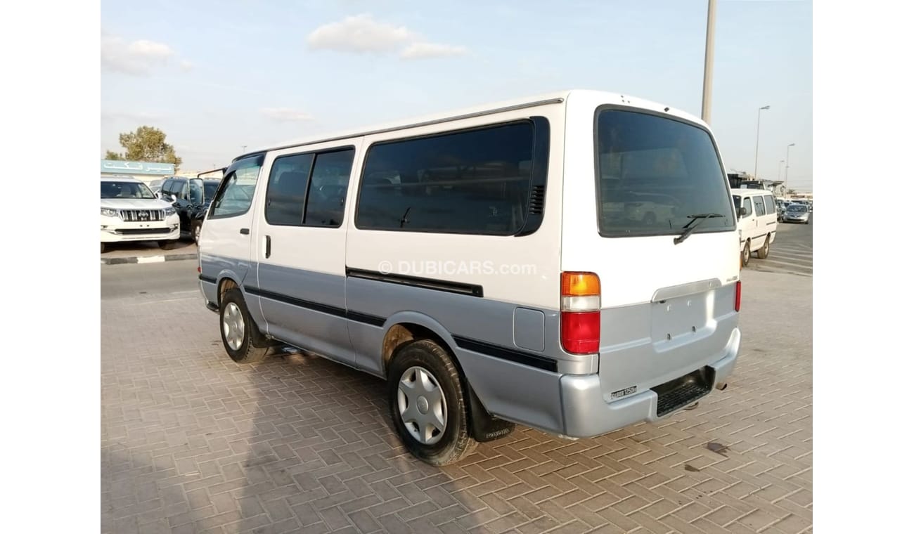 تويوتا هاياس TOYOTA HIACE RIGHT HAND DRIVE (PM954)