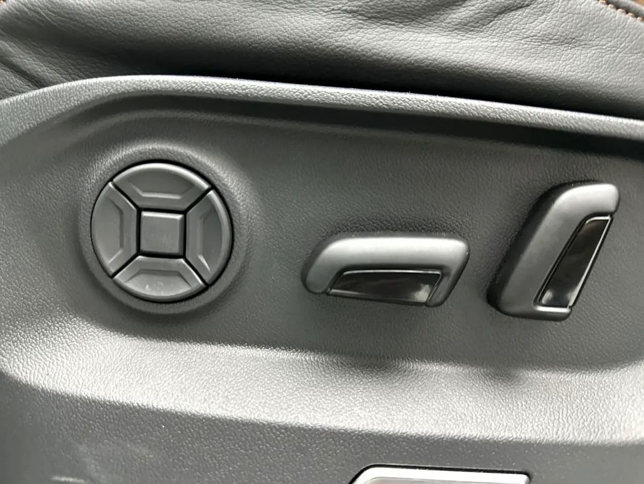 Volkswagen Touareg Elegance 2 3.0L Elegance with Tirano