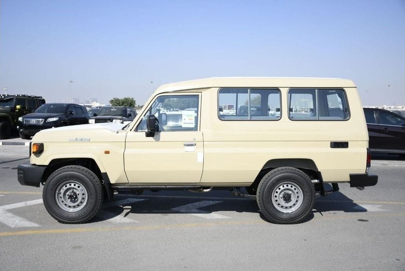 Toyota Land Cruiser 70 4.0L V6 78 Serice MT ( Ready Car )