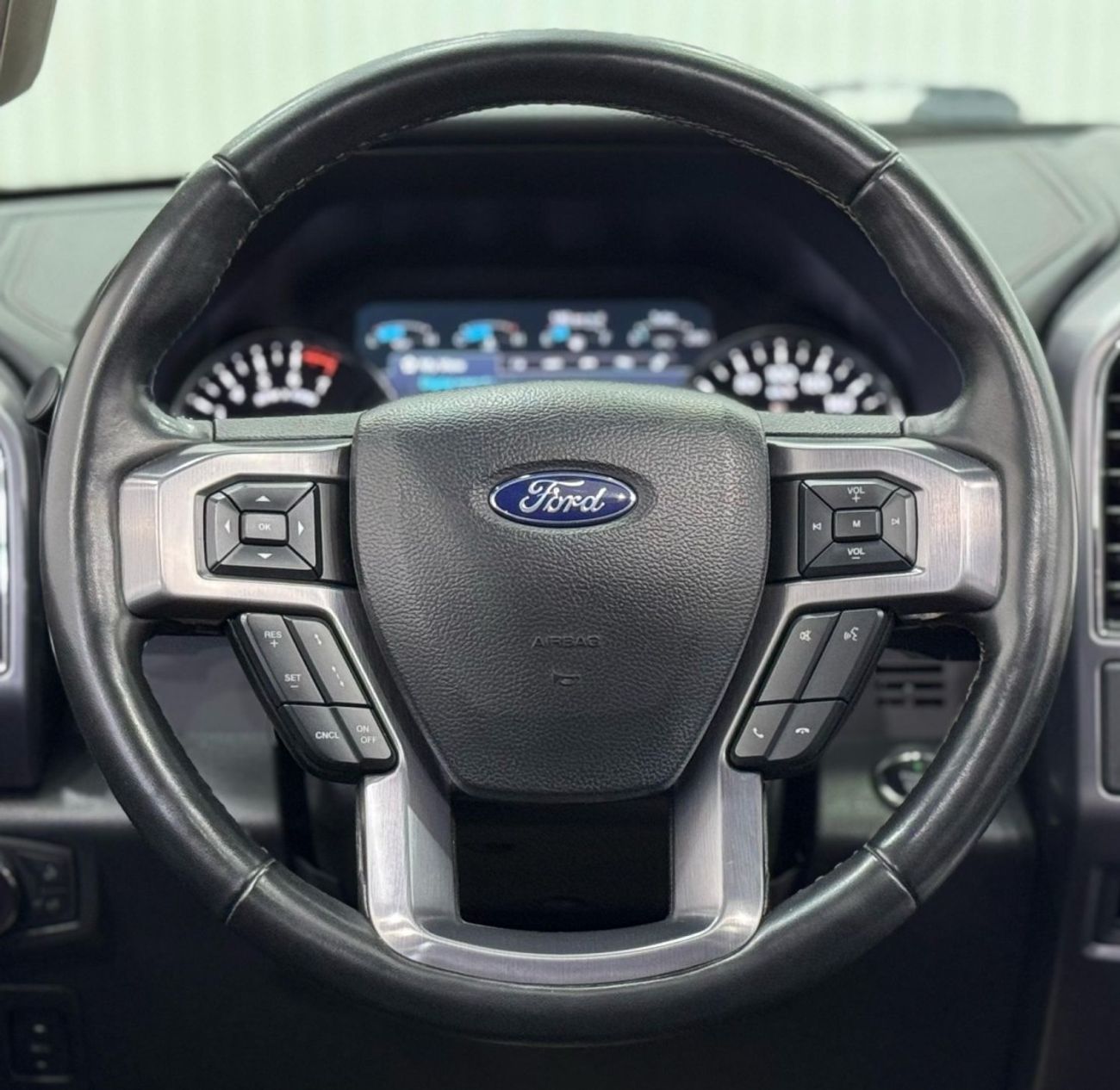 فورد إكسبيديشن Platinum 3.5L (400 HP) 4WD 2019 Ford Expedition Platinum, Warranty, Ford Service History, Full Optio