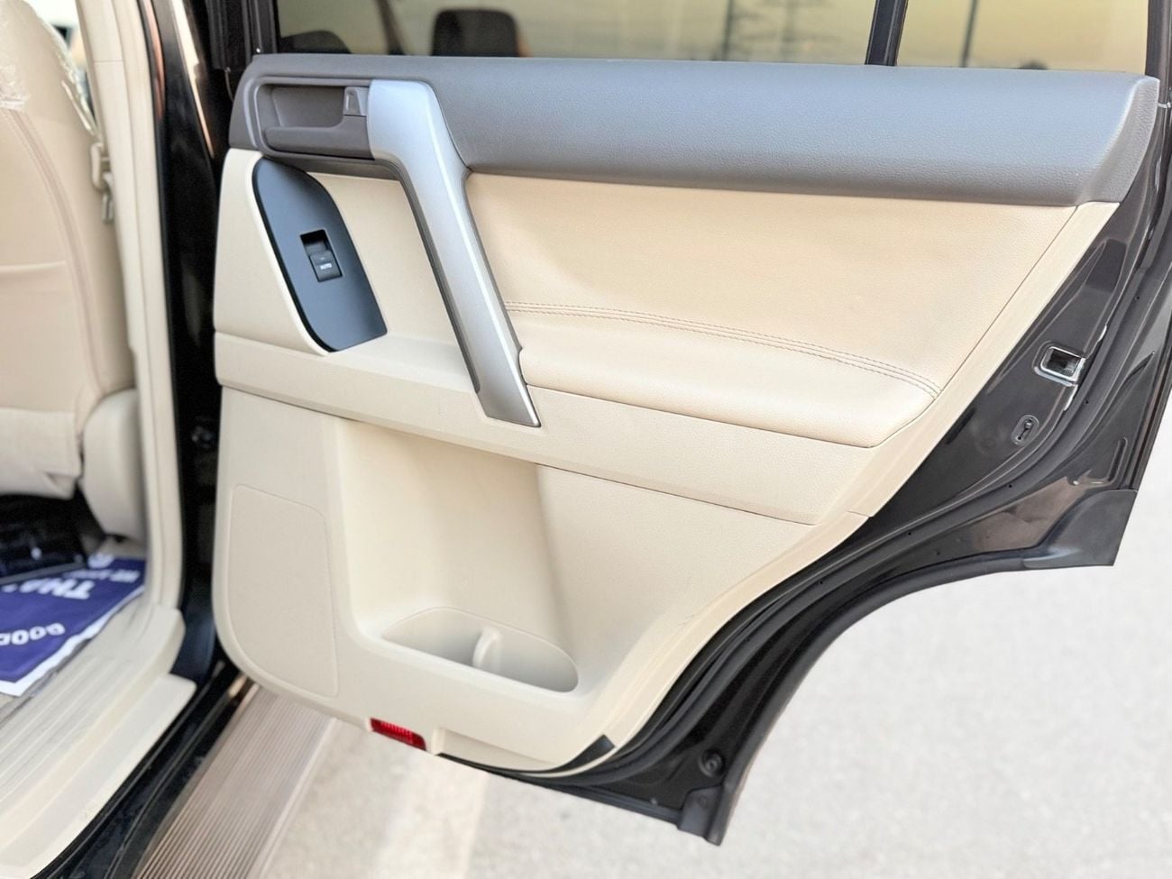 Toyota Prado Toyota Prado years 2020 V4 2.7 VXR petrol