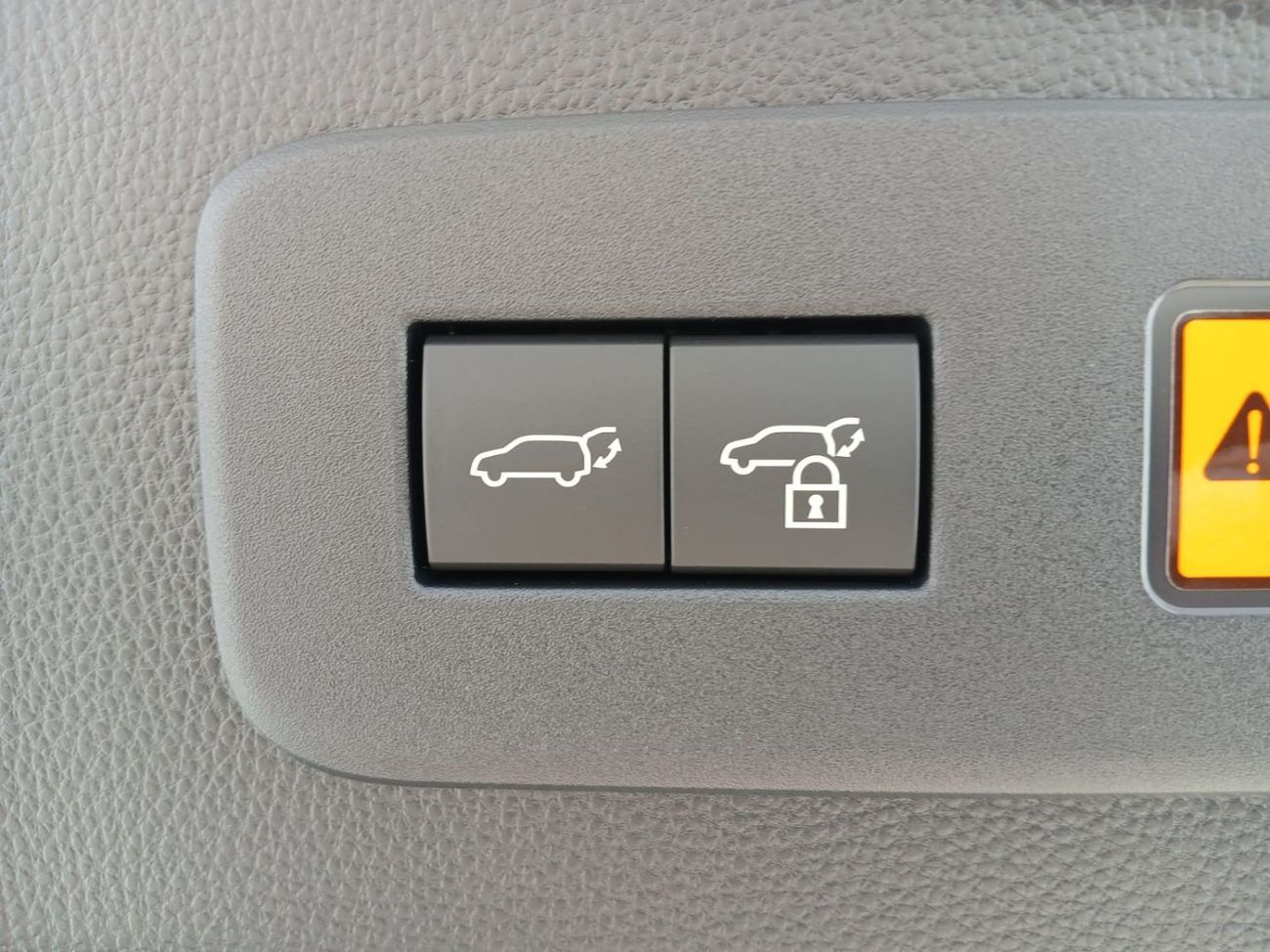 Toyota Prado TOYOTA PRADO DIESEL 2.8L  MID OPTION 2025
