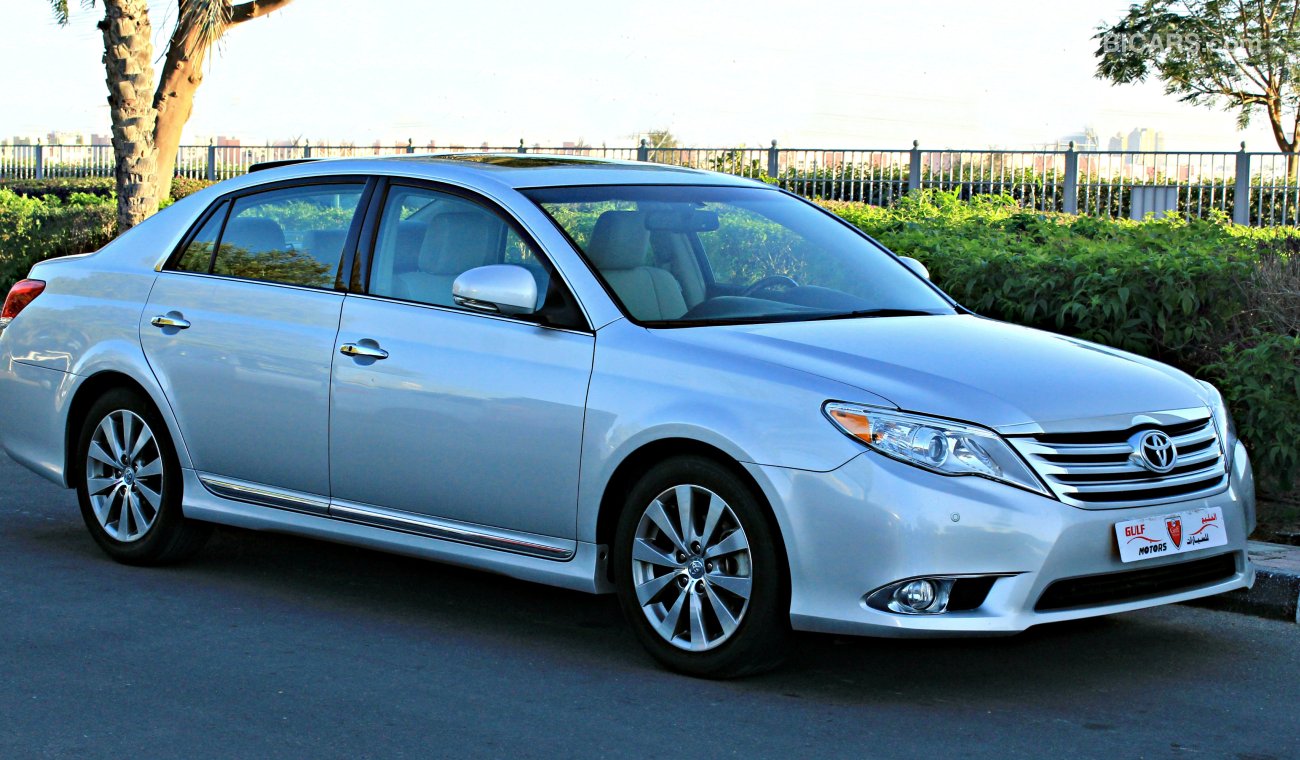 Toyota Avalon excellent condition - 49000km driven only