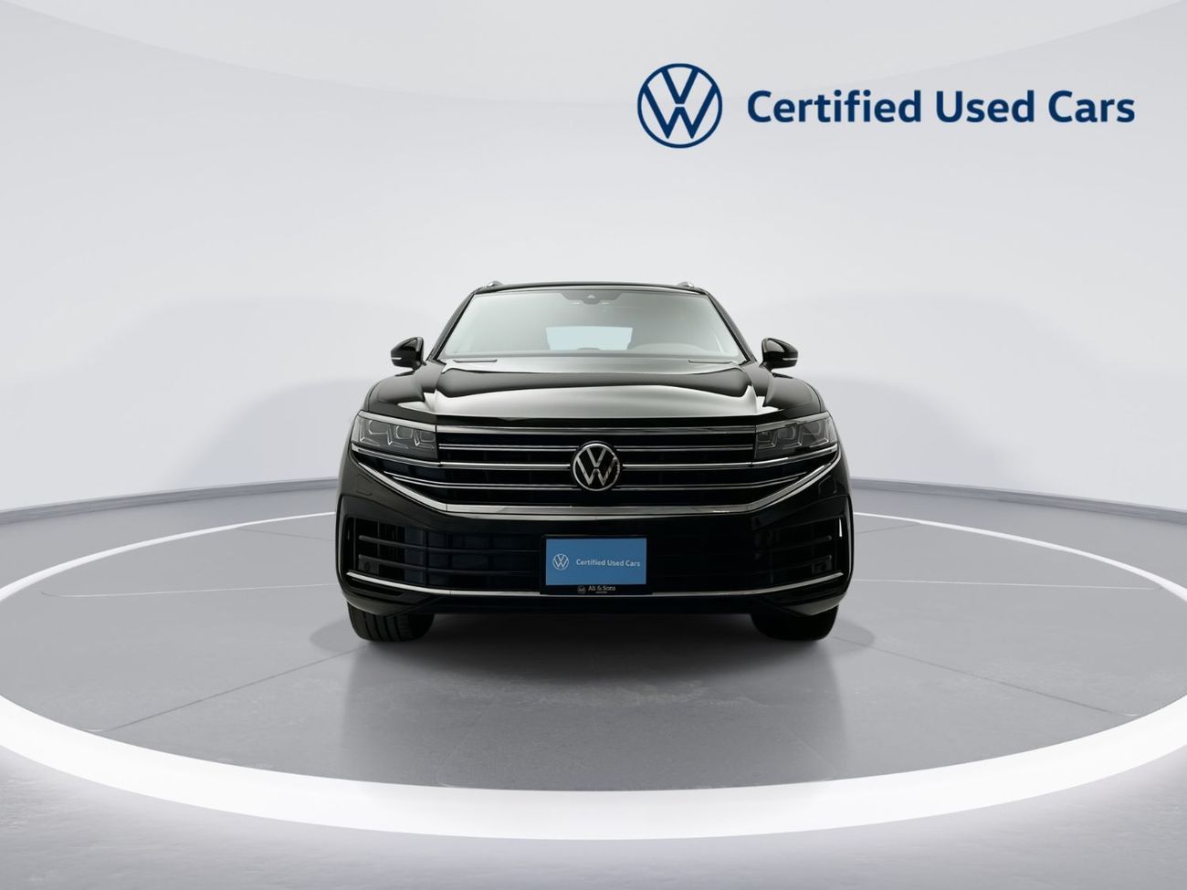 Volkswagen Touareg 3.0T TL (340 HP) Touareg Elegance (Ref#14657) / WAS 194,900 AED - NOW 189,900 AED