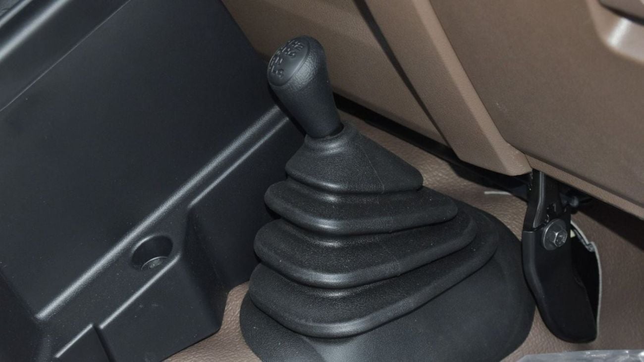تويوتا لاند كروزر بيك آب LC79 Pickup 4.0L Full Option Automatic