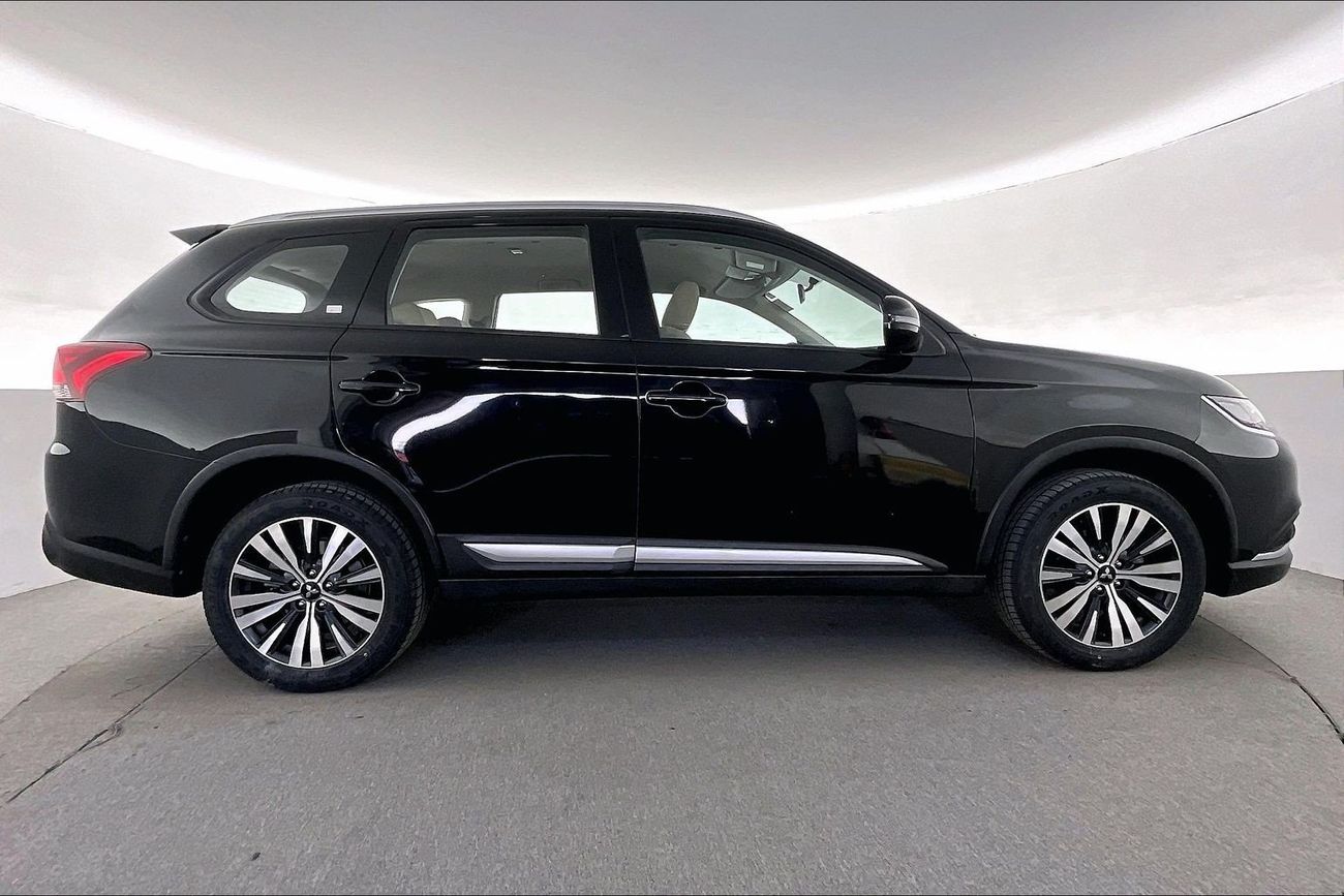 ميتسوبيشي آوتلاندر 2.5 GLX AUTO 4WD 7SEAT ML FABRIC SEATS | شامل الضمان | 0 ﺪﻔﻋﺓ ﺃﻮﻟﻯ