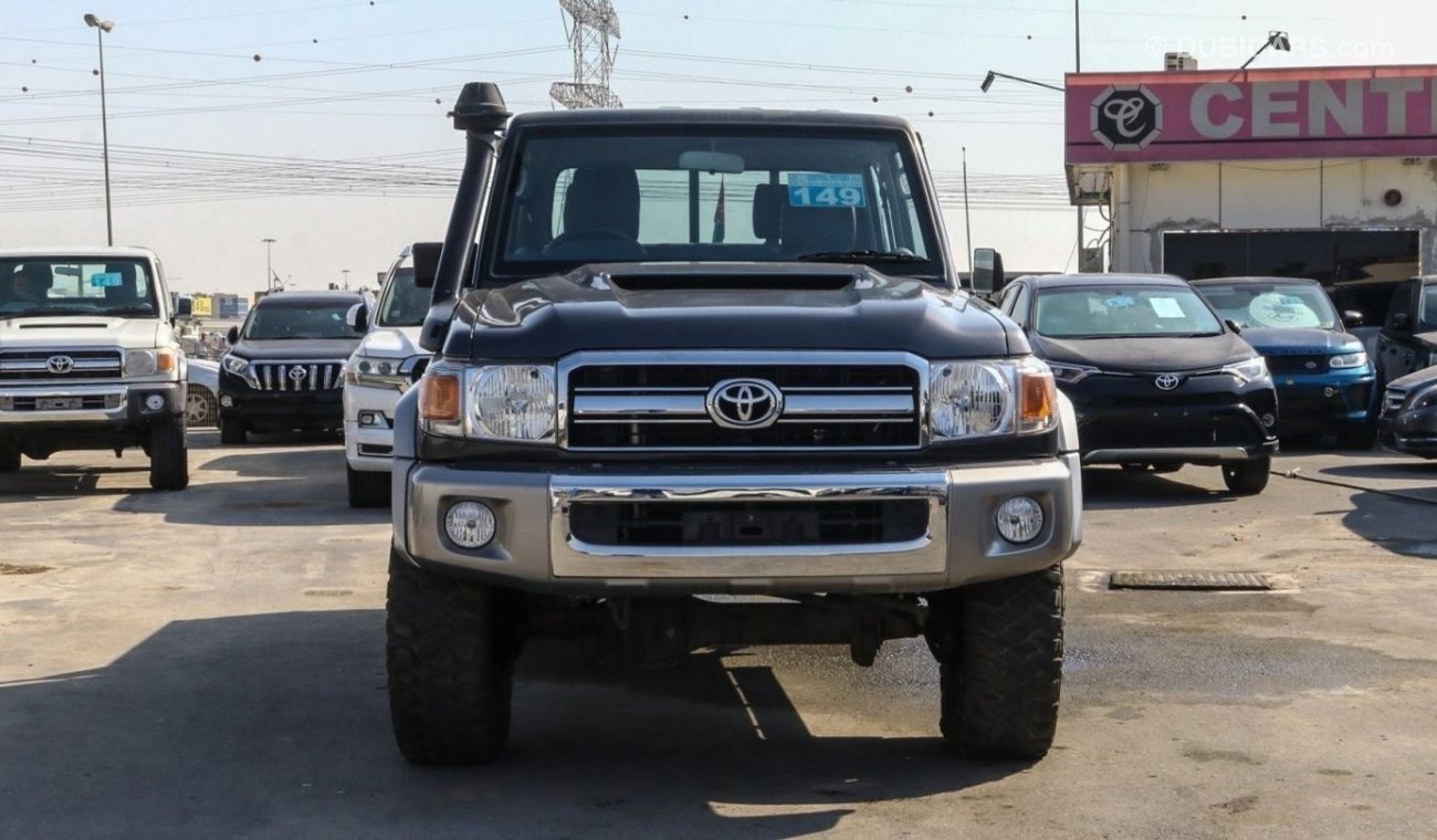 تويوتا لاند كروزر بيك آب Right hand drive diesel manual 4 5 V8 1VD special offer price