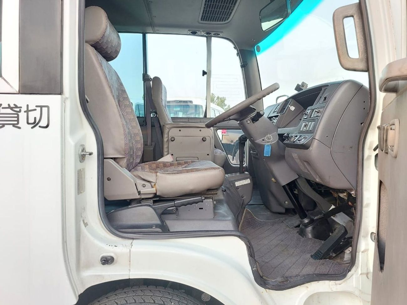 نيسان سيفيليان NISSAN CIVILIAN BUS RHD 2003 MODEL 4.2 L DIESEL AUTOMATIC(PM20191)