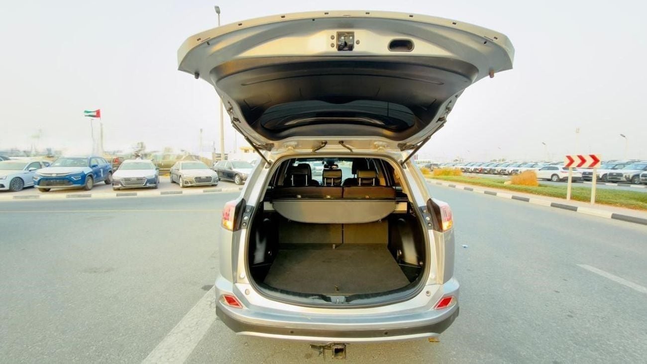 تويوتا راف ٤ -