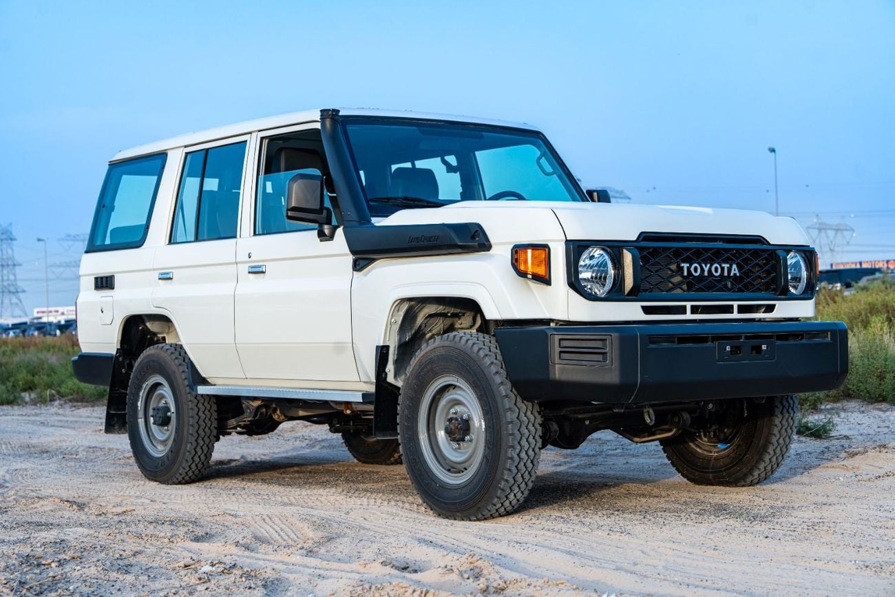 تويوتا لاند كروزر 76 Toyota Land Cruiser 2025 LC76 9-seater 4.2Ldiesel manual 4x4
