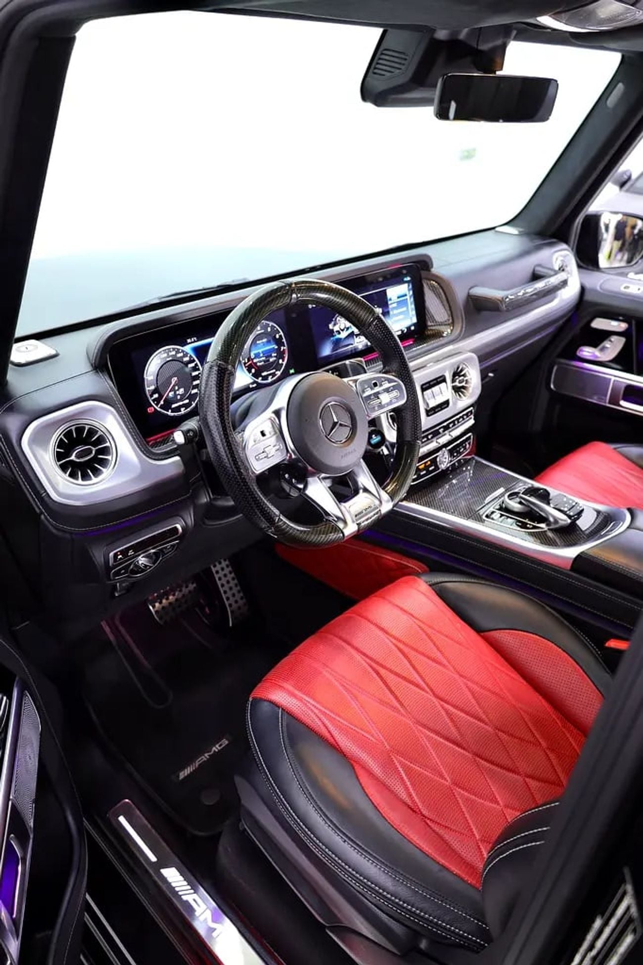Mercedes Benz G63 AMG G63 DOUBLE NIGHT PACKAGE + CARBON + DIAMOND SEATS + FILE IN GARGASH