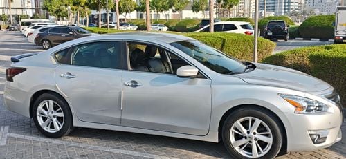 نيسان ألتيما SV