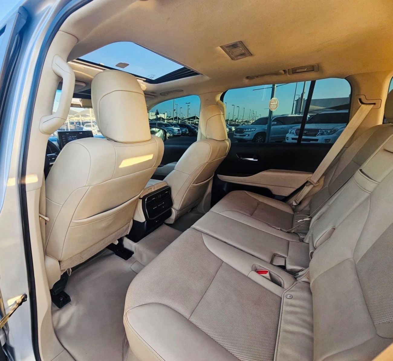 Toyota Land Cruiser 2022 MODEL GXR V6 4.0L Engine Full Option Very Clean and Perfect Condition