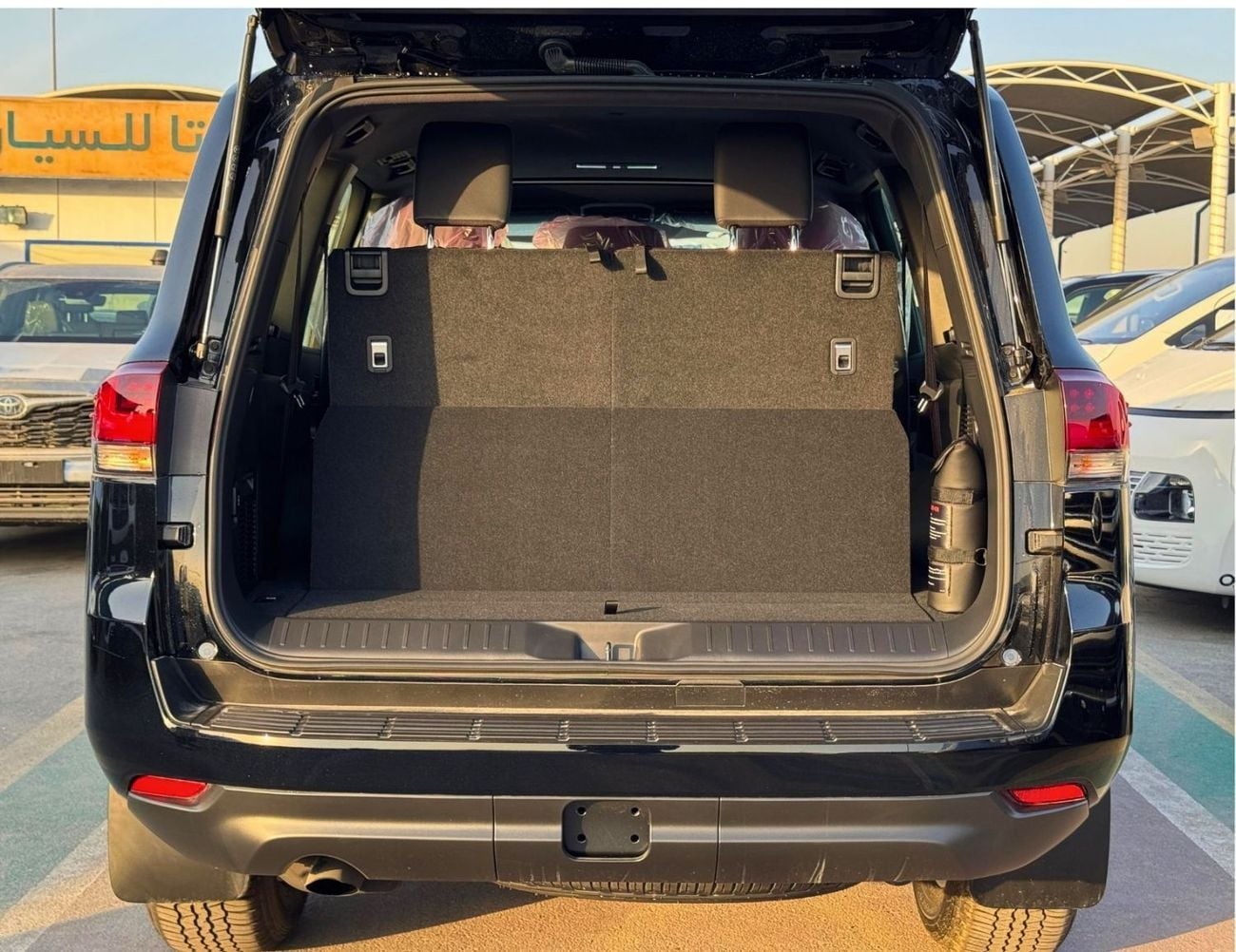 Toyota Land Cruiser GXR 3.5L V6 Petrol | Twin Turbo | Sunroof | Driver Power Seat | Digital Speed Meter | CODE # GXR33M