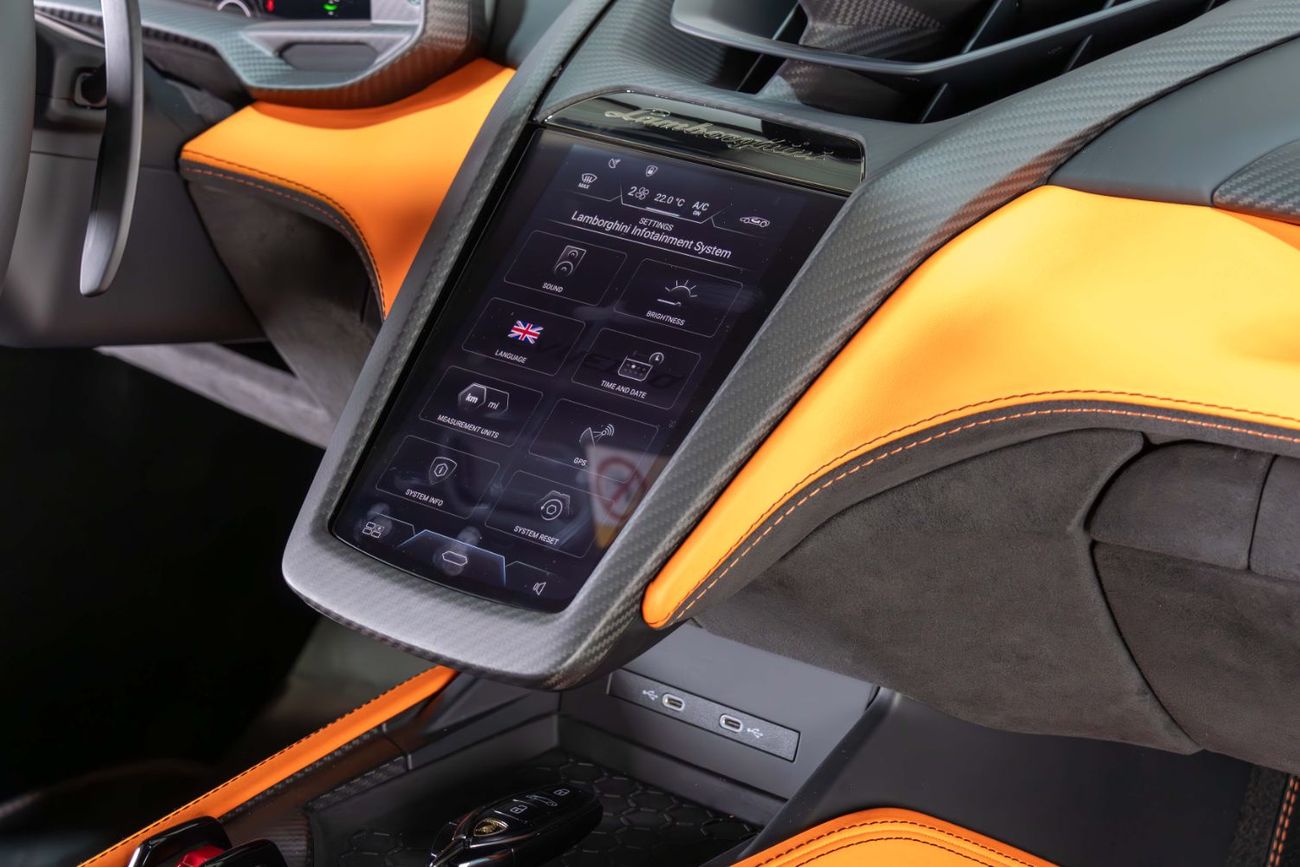 لامبورغيني ريفويلتو 6.5L V12 Hybrid