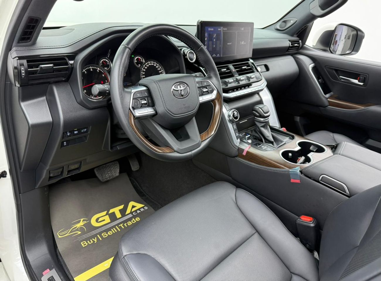 Toyota Land Cruiser GXR 3.5L 2024 Toyota Land Cruiser GXR, Toyota Warranty+Service Contract+Full Service History ,GCC