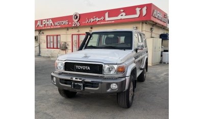 تويوتا لاند كروزر هارد توب Toyota Hard top 4 doors 4.0L V6 (Winch + Difflock + wooden Trim)