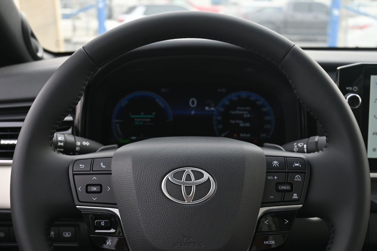 Toyota Camry Toyota Camry Limited 2.5L Hybrid, Model 2025, Color White