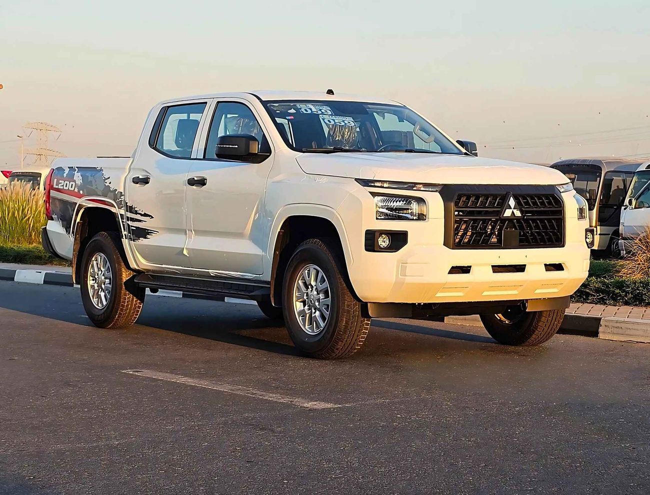 Mitsubishi L200 GLX / DOUBLE CABIN / 2.4L PETROL / MT / ONLY FOR EXPORT(CODE # 68090)