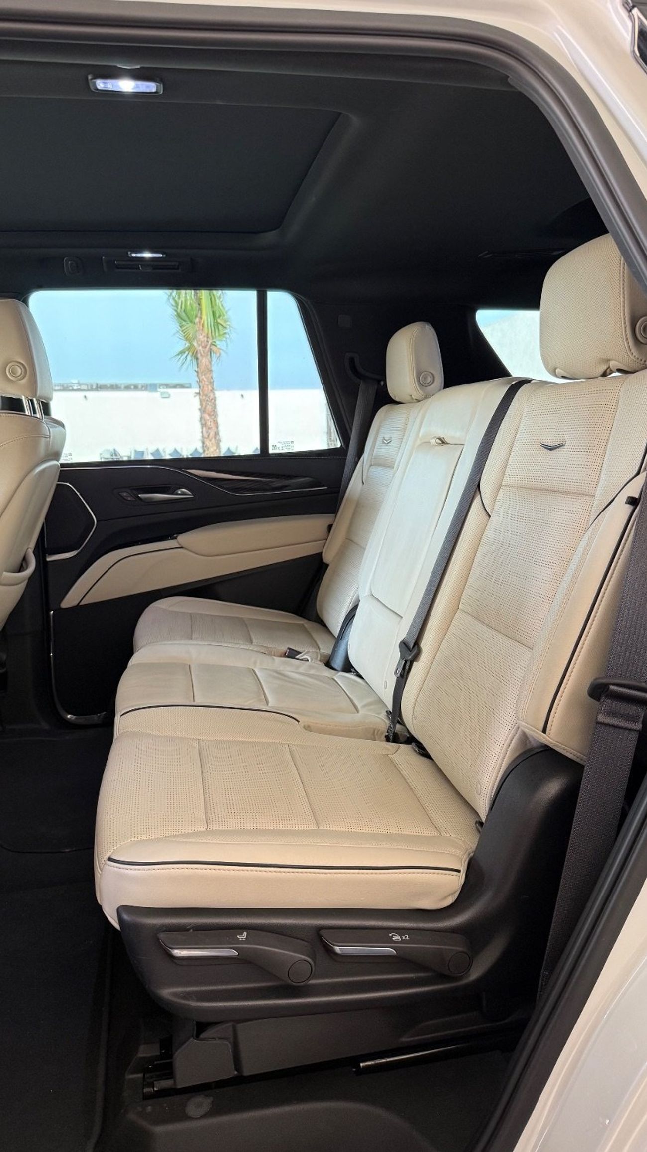 Cadillac Escalade Sport 6.2L 4WD