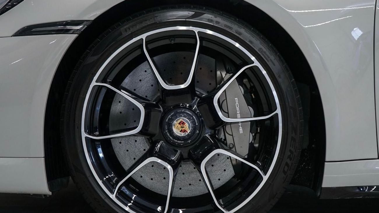 بورش 911 Turbo S 3.8L (640 HP) Coupe