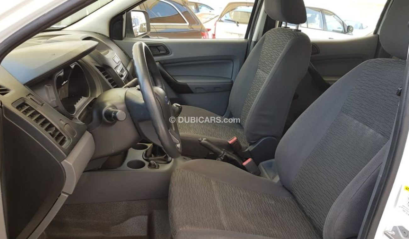 فورد رانجر 2015 model Gulf specs Manuel gear  4x4 ..fuel patrol