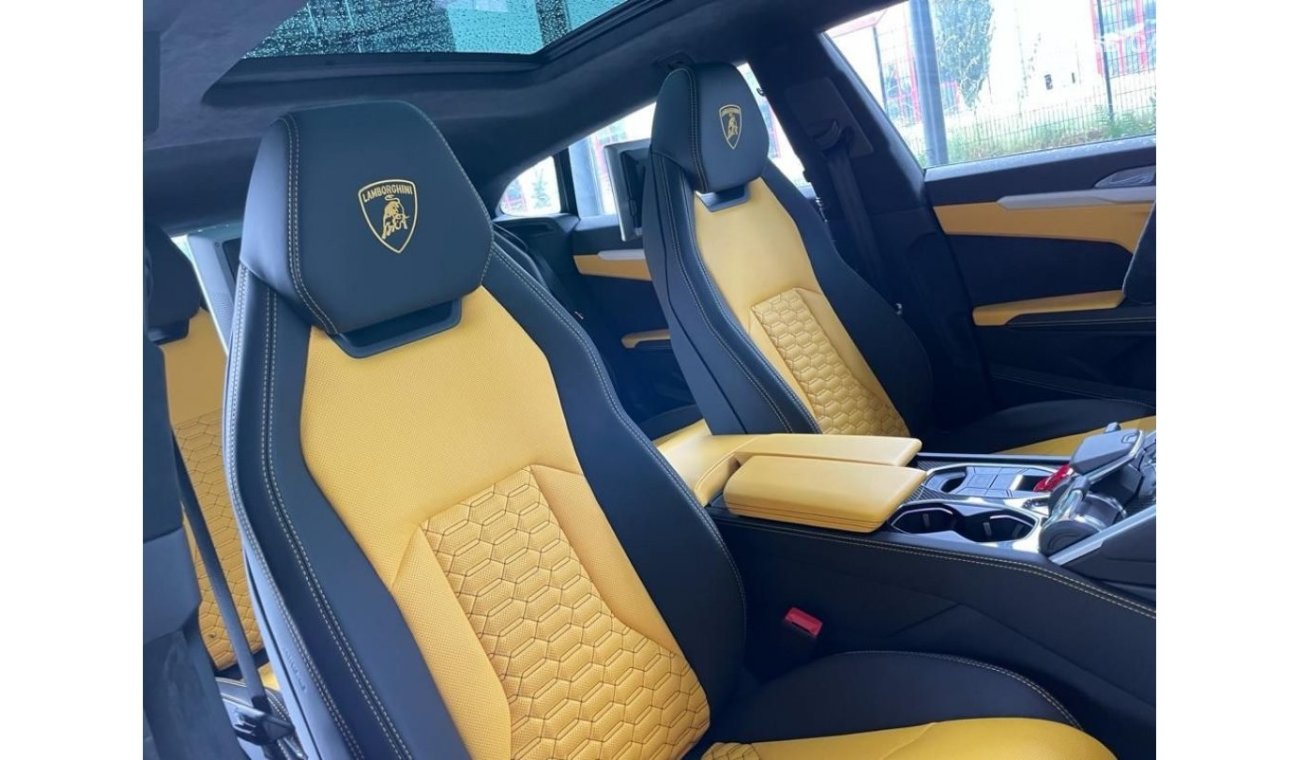 Lamborghini Urus Carbon Package*Panoramic Roof*Black Matt Exhaust Tailpipes*Q-citura With Leather*Advanced 3d “bang &