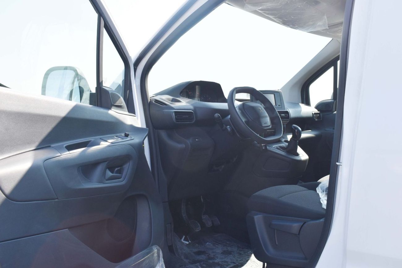 Peugeot Partner Peugeot Partner van, 1.6L Manual Transmission- 2024