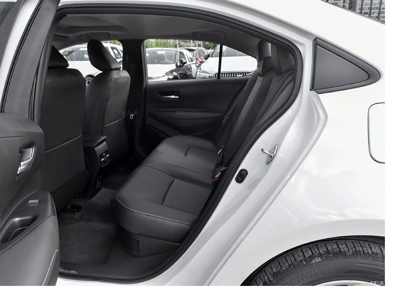 تويوتا كورولا XLI Hybrid 1.8L