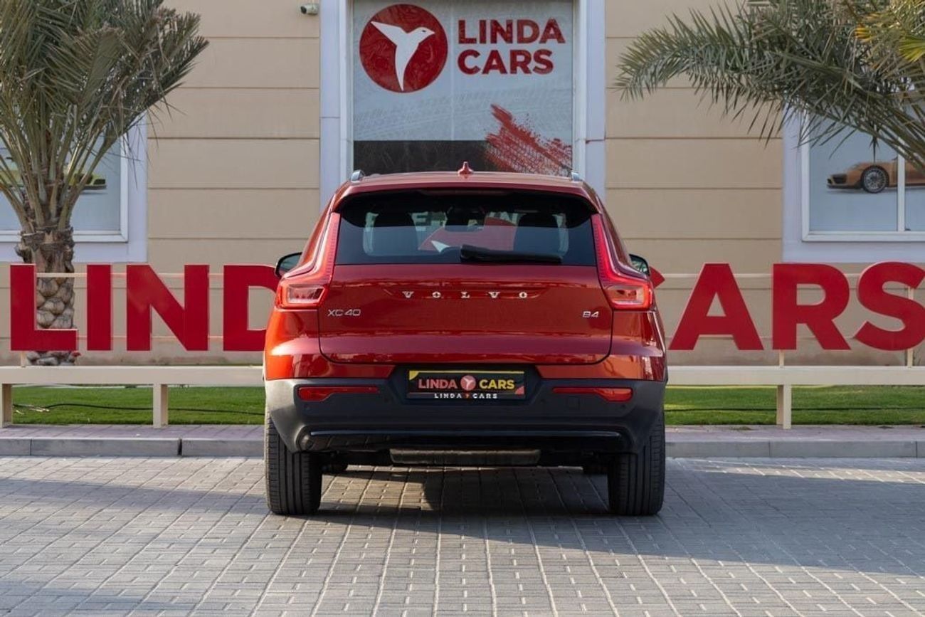 فولفو XC 40 Volvo XC40 B4 Ultimate Dark 2023 GCC under Agency Warranty with Flexible Down-Payment.
