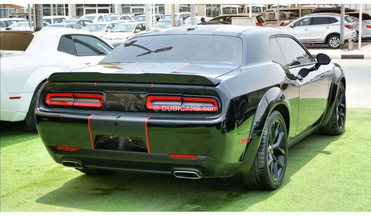 دودج تشالينجر SXT