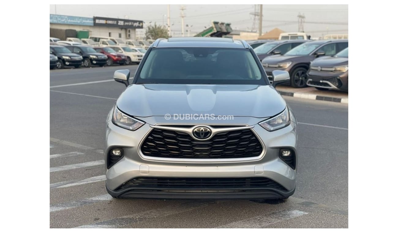 Toyota Highlander *Offer*2020 Toyota Highlander XLE 3.5L V6 Full Option - /