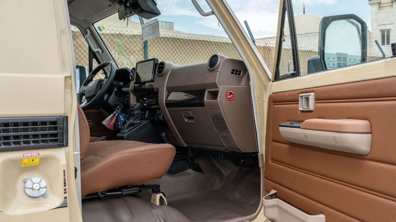 تويوتا لاند كروزر بيك آب 2026 Toyota LC79 2.8L AT Diesel Full Option (Beige-Brown)