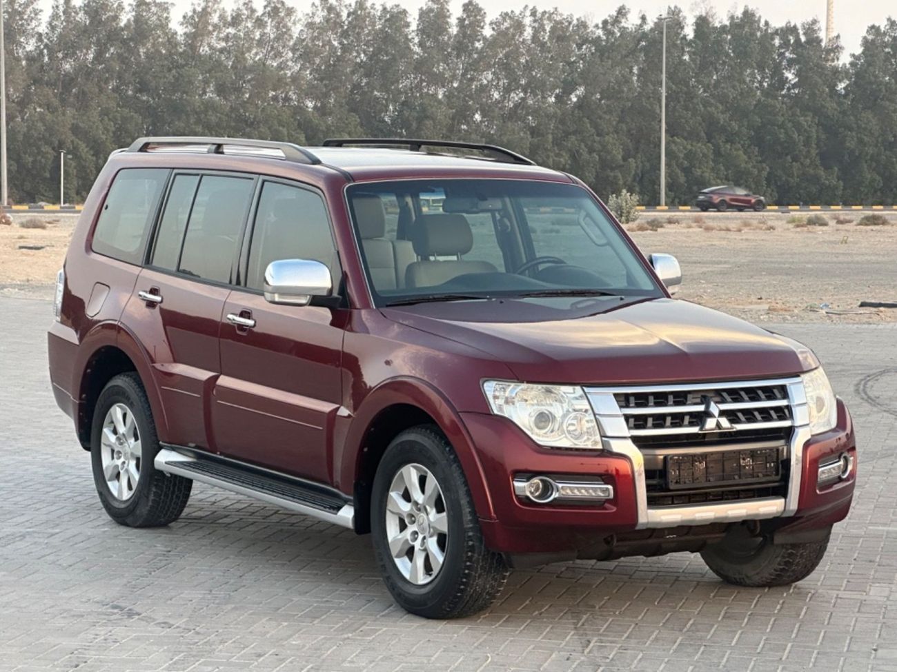 Mitsubishi Pajero Std 3.5L MODEL 2017 GCC CAR PERFECT CONDITION INSIDE AND OUT SIDE