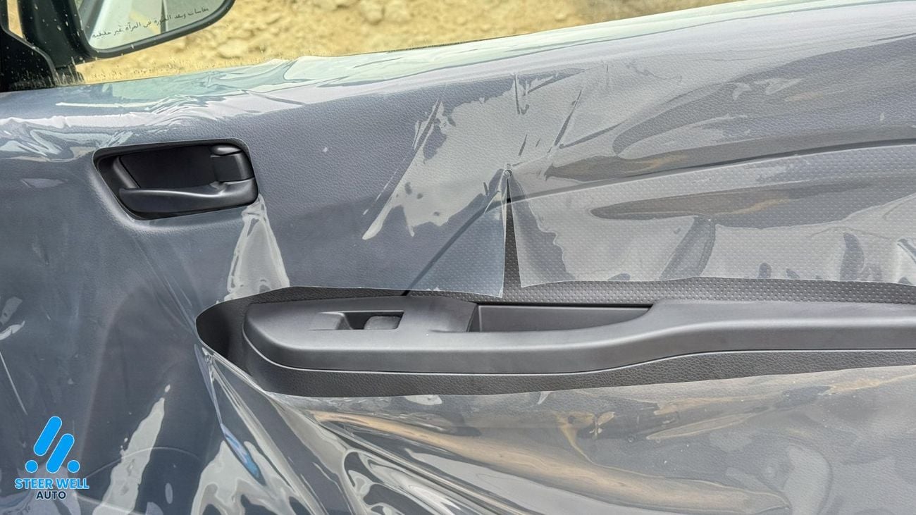 نيسان أورفان NV350 2024 Hi Roof Dry Van 2.5L Petrol Manual GCC Specs RWD