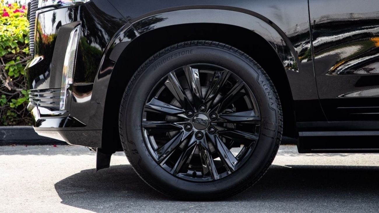 Cadillac Escalade Sport 4WD + TV BLACK EDITION/GCC/3 years warranty. For Local Registration +10%